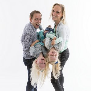 Familie fotoshoot Familie Lipman in de studio met witte achtergrond